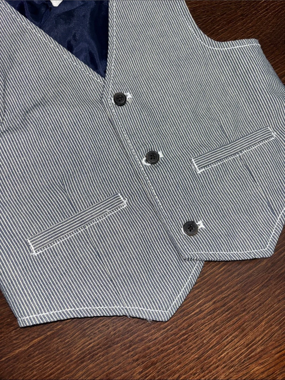 Crazy 8 Boys 4-Piece Blue Pinstripe Seersucker Vest Tie Cap Set 100% Cotton 3T